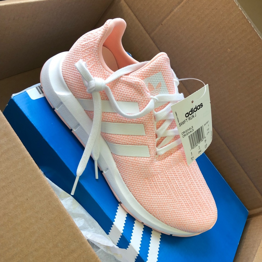 NWT adidas Swift run